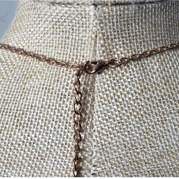 BIB STYLE Statement Necklace Goldtone Black White - Picture 4 of 9